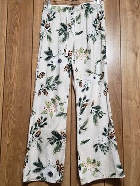 Floral Pinecone Flannel Pajama Pants Women's XS Cabincore Gillian & O'Malley